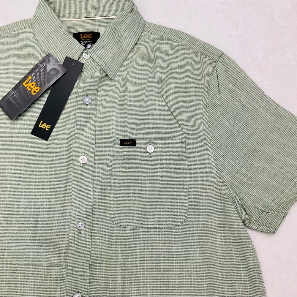 NWT LEE Men's Light Green Mini Striped Casual Short Sleeve Button Down Shirt